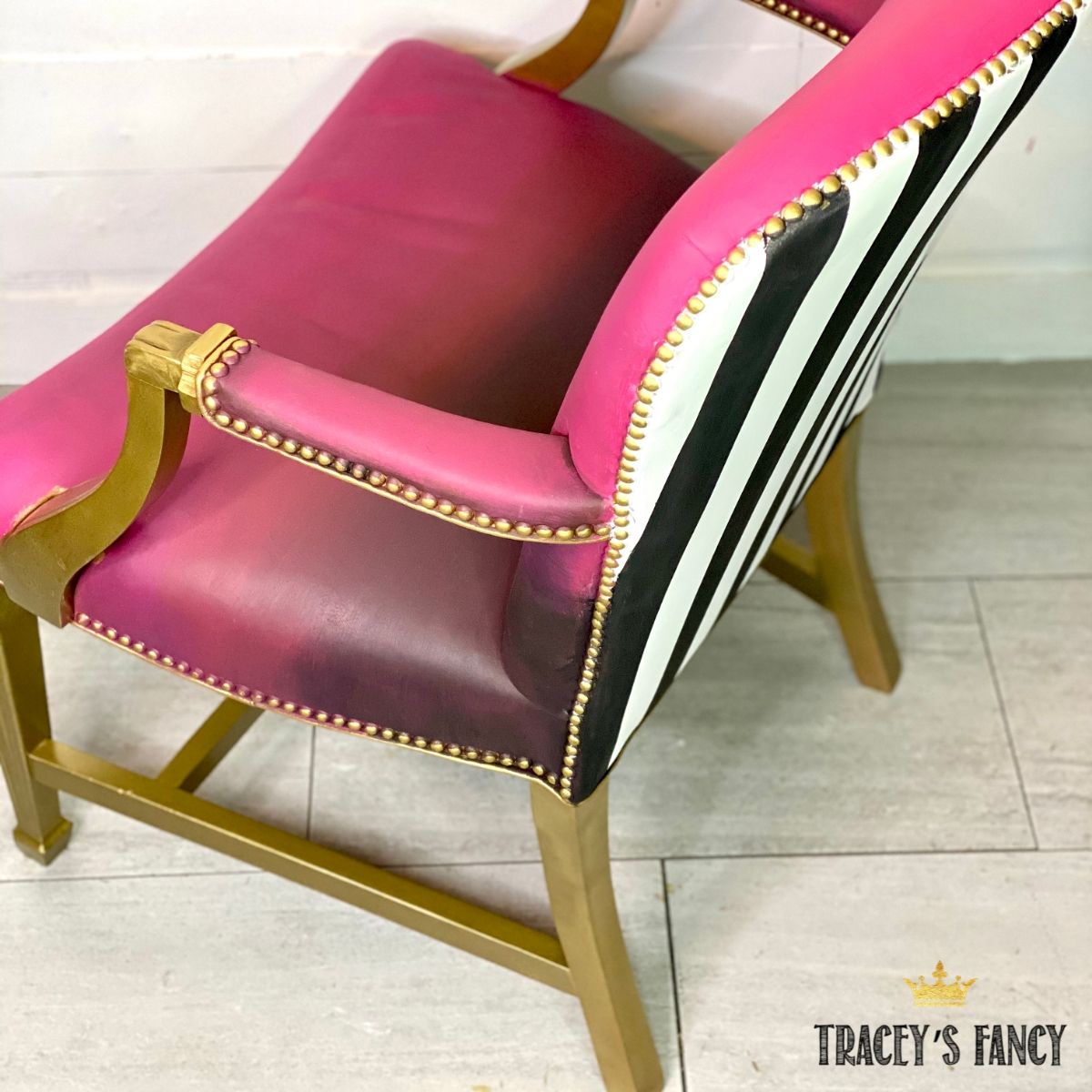 Gorgeous painted leather chair with chalk paint  Painting leather, Leather  chair, Leather furniture