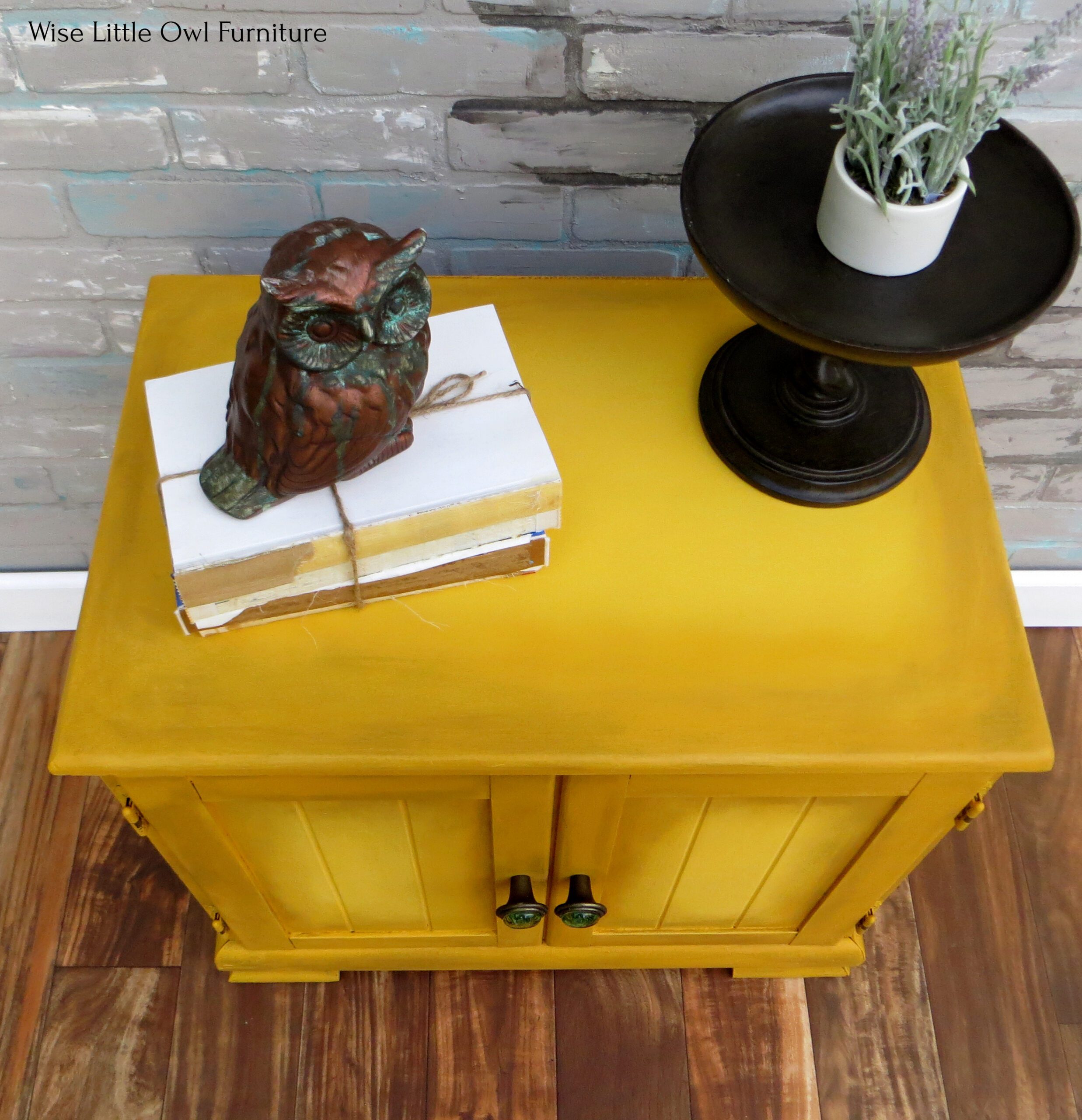 Learn How to Paint a Mustard Accent Table