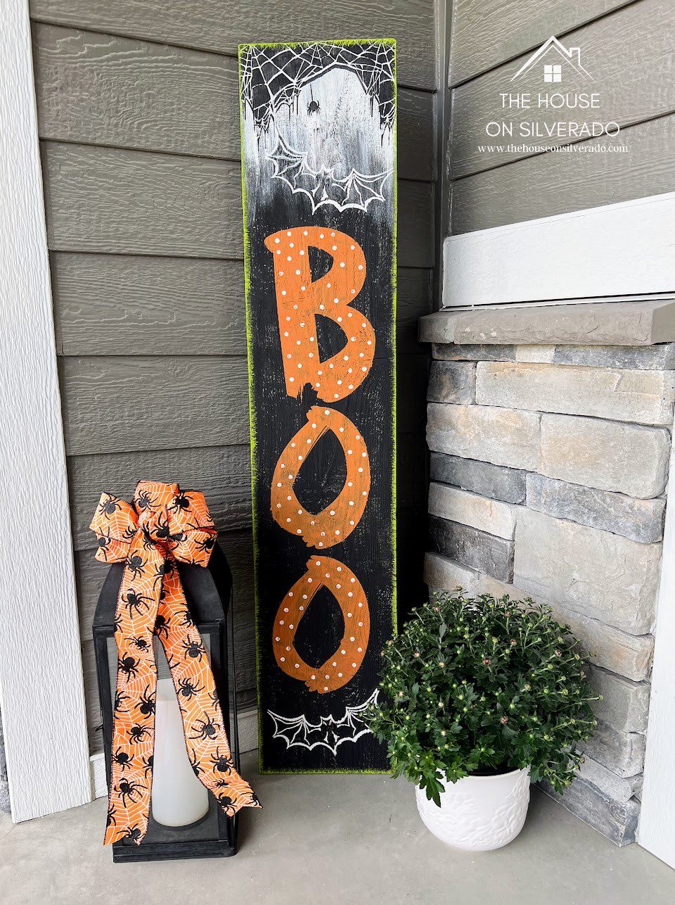 Wooden Halloween Sign with Dixie Belle Chalk Mineral Paint